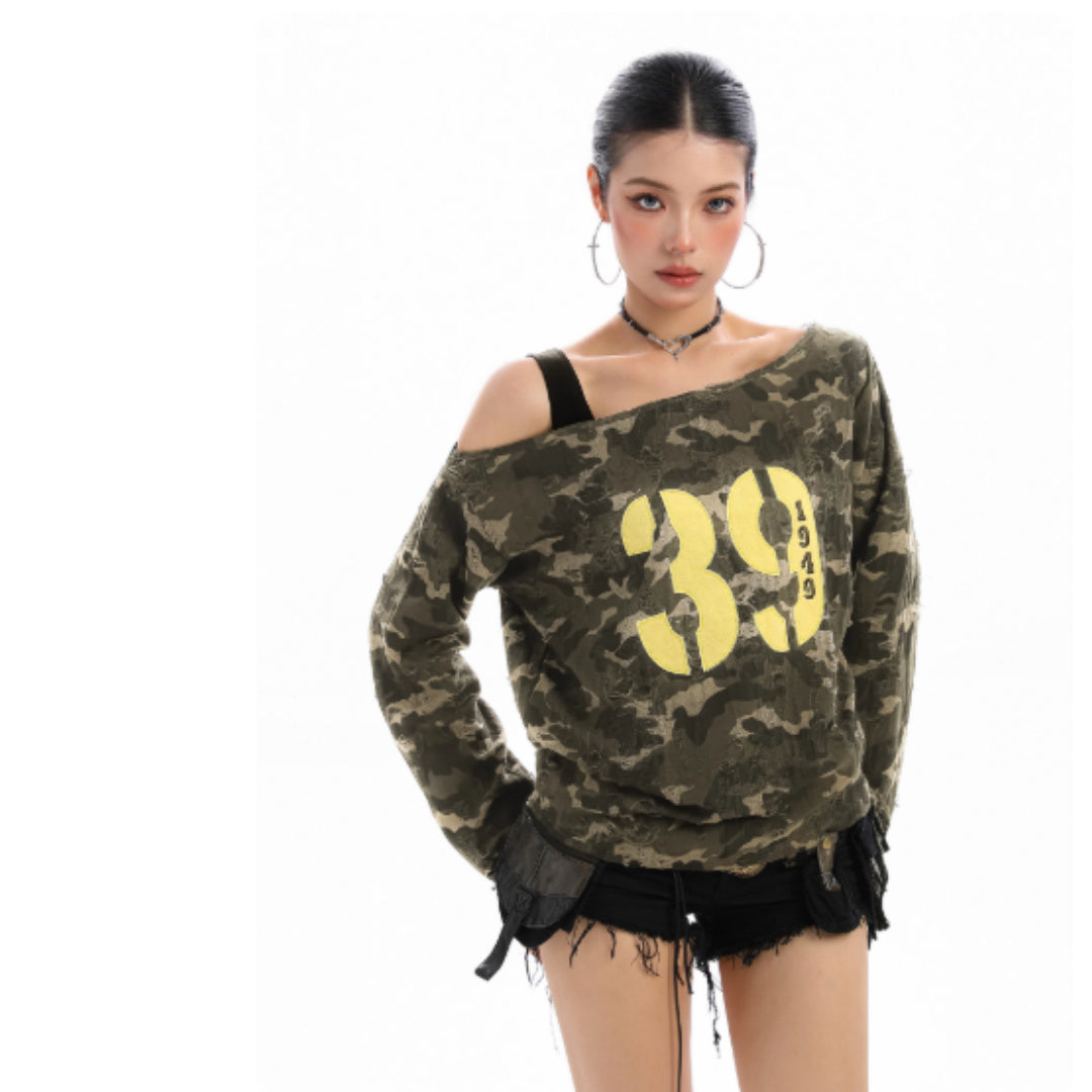 Women's Autumn Oblique Shoulder Camouflage Lettering Long-sleeved T-shirt